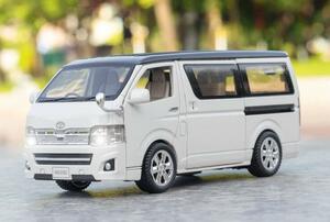 新入荷 乗用車 1:32 ダイキャス トヨタハイエ ミニカーース 合金車モデル ☆ 完成品ニカ ミー 金属 おもちゃ 音 光 ョン ギフコレクシト