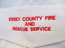 左胸に英国エセックス郡消防救助隊赤の刺