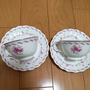 ノリタケ　スタジオコレクション ボーンチャイナ ピンク　花柄　カップ＆ソーサー 2客 ペア BONE CHINA Noritake