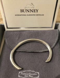 BUNNEY　バニー　シルバー　バングル　ブレスレット