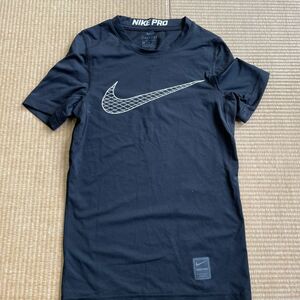 NIKE ドライフィットTシャツ　130センチ