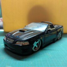 ジェイダトイズ☆JADA TOYS☆1/24☆2002 FORD MUSTANG☆フォード マスタング オープンカー☆ミニカー☆アメリカン雑貨_画像3