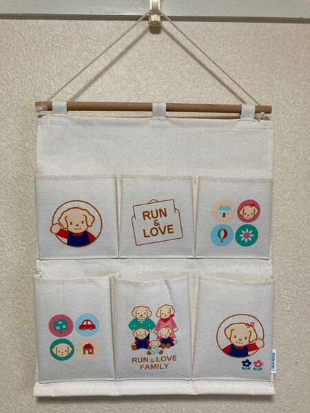 RUN＆LOVE familiar 小物入れ　ウォールポケット　タペストリー 