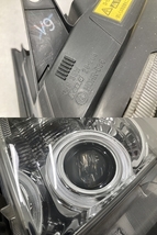 美品 取付OK 点灯OK ZRR70W 前期 ヴォクシー 純正 HID ヘッドライト 左右セット 202 ブラック KOITO 28-203 打刻 V9 (YW1057)_画像3