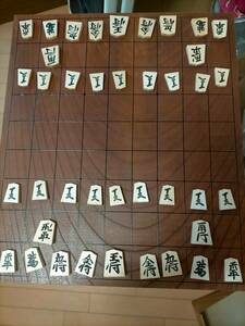 必見★将棋盤 脚付き 厚さ11cm　おまけで将棋駒付き　★★必見