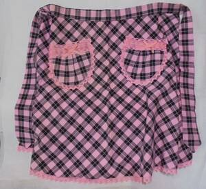 ♪ レトロ エプロン フレアタイプ 日本製 ピンクに黒のチェック 綿100％ ポケット２個 トーションレース リボン付き 未使用 保管品