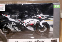 1/12 KAWASAKI カワサキ ニンジャ Ninja250 ホワイト SE ダイキャスト with プラスティックパーツ アオシマ 新品未開封 送料無料_画像2