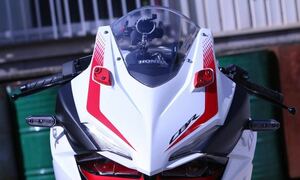 ②Rote33オリジナル　CBR250RR（MC51）用専用設計ミラーホールカバー