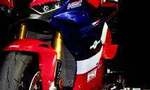 ②Rote33オリジナル　ホンダCBR1000RR-R（SC82）用ウイングレットフレームスライダーtype2（カラー４色）オリジナルステッカー付_画像2