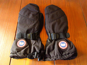 CANADA GOOSE mitten glove black size M*231023k1-m-glv Canada Goose gloves Goose down blackout door 