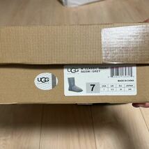 24.5センチ　UGG W CLASSIC SHORT5825W／GREY ムートンブーツ UGG australia アグ MADE IN CHINA 中国製_画像9