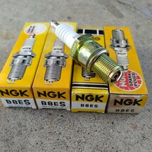 NGK B8ES 4本セット 未使用スパークプラグ_画像2