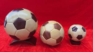 木製サッカーボール（置物）サイズ：大　直径約19㎝