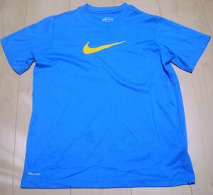  быстрое решение * прекрасный товар *NIKE Nike *DRY-FIT* Junior *DRY короткий рукав футболка * размер M(145/72, грудь 70)* цвет. голубой *