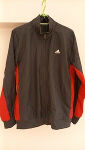 ★送料込み★中古★160cm★adidas　アディダス　ジャンパー　ウインドブレーカー　上着　アウター