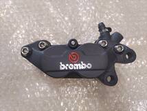 【送料込み】brembo　ブレンボキャリパー右　４０ミリピッチ　40ｍｍ　HRC　キャスティング_画像1