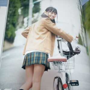 【高校卒業記念写真集】小倉唯写真集 「yui Memory」第一刷・帯び付き の画像8