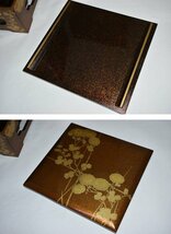 ☆梨地五段重箱(二枚蓋付) 蒔絵（鶏）重箱台付　漆芸　金縁　重箱　共箱　時代漆器 骨董 蔵出し★9834_画像5