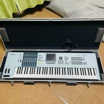 【名機】YAMAHA シンセサイザー MOTIF XS7 ハードケース 付き_画像1