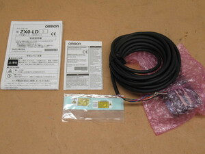 未使用 OMRON オムロン ZX0-LD300A81 アンプ内蔵CMOSレーザセンサ 管理5R1012I-A5