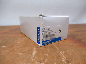 未使用 OMRON オムロン E3S-AT61 2m 光電センサー 管理5J1025J-YP11