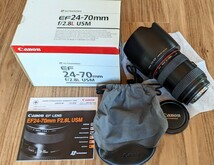 ◆Canon EF LENS EF24-70mm F2.8L USM　レンズ キヤノン ズーム 収納袋、専用フード EW-83F、箱、説明書あり_画像6