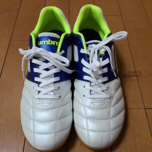 umbro　フットサルシューズ26.5