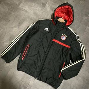 C ▼ 保温性抜群 'フード取り外し可能' adidas アディダス FC BAYERN MUNCHEN ジップアップ 中綿 ベンチコート / ベンチウォーマー size:O