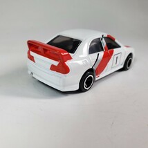 トミカ 1/59 NO.104「 MITSUBISHI LANCER エボリューションⅣ WRC TYPE 初回限定 メタルバッチとデカール入り」ランエボ Ⅳ 良品 515_画像5