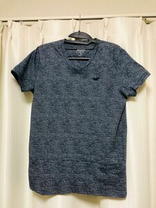 HOLLISTER VネックTシャツ