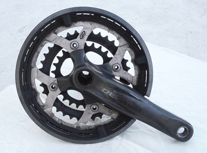 【SHIMANO/シマノ】DEORE クランクセット FC-M590-L(170mm、3×9スピード、48T-36T-26T)、ブラック、チェーンガード付