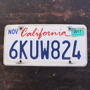 【クリックポスト 送料無料】* カリフォルニア ナンバープレート 2017年 ライセンスプレート カープレート CALIFORNIA 「6KUW824」 106