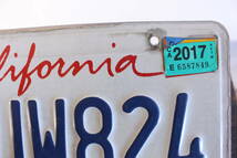 【クリックポスト 送料無料】* カリフォルニア ナンバープレート 2017年 ライセンスプレート カープレート CALIFORNIA 「6KUW824」 106_画像3