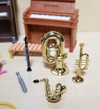 シルバニアファミリー 楽器 ピアノ オルガン チューバ トランペット サックス 多数セット ミニチュア　中古品_画像2