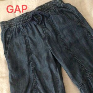 GAPのデニムパンツ