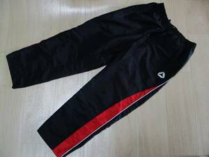 未使用・SUZUKI・裾ファスナー付きウインドパンツ・黒×赤色・サイズL・定価7000円