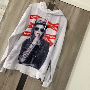 プルオーバーパーカー