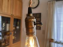 真鍮ペンダントライト ビンテージペンダントライト 吊り下げライト レトロ照明 エジソン電球 角型シーリング付き。_画像9