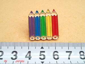 （管理番号ZP2011）ピンバッジ「色鉛筆」　１個