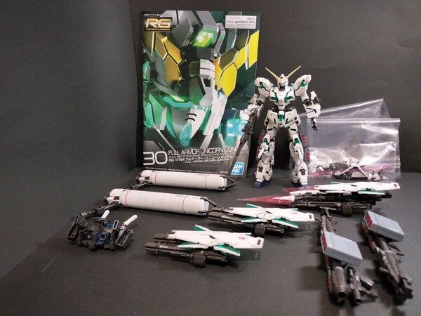 塗装済完成品 バンダイ RG 1/144 フルアーマーユニコーンガンダム 機動戦士ガンダムUC