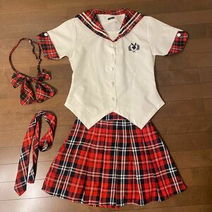 ハロウィン　プレイボーイ　制服　コスプレ衣装　赤チェック　 プリーツスカート　リボン　ネクタイ