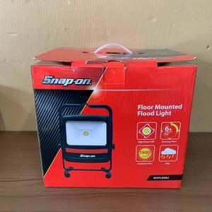 UTk16 【未使用品】Snap-on スナップオン　コードレスLEDフロアライト　ECFFLOODJ 1600ルーメン　充電式 LEDスタンドライト 