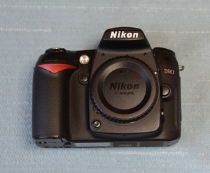 NIKON D90