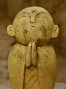 お祈り地蔵様の石像h21cm お地蔵さん　祠地蔵　地蔵菩薩　石仏　仏像　1028a