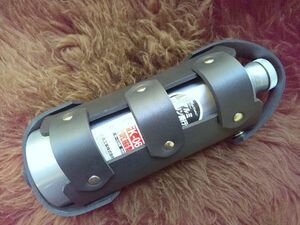 メルテックFK-06(1L携行缶)用レザーホルダー/3.2mm厚姫路産ブラックヌメ革/ホルダーのみ