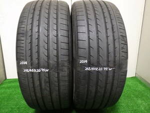 2564【中古タイヤ】ヨコハマ ブルーアースRVー02 245/40R20 2本　引き取り取り付け 持ち込みタイヤ交換茨城