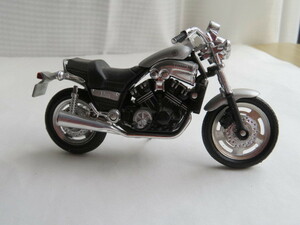 Maisto マイスト 1/18　 YAMAHA　V-MAX 　本体のみ （長期保管）