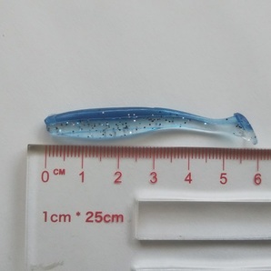 やわらか素材 シャッドテール ワーム 5.5cm 1.2g 100本セット 10色 根魚 ロックフィッシュ ブラックバス ヒラメ マゴチの画像5