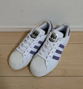 23 良品 adidas ORIGINALS × emmi SUPERSTAR W FV3373 アディダス オリジナルス × エミ SUPER STAR スーパースター ホワイト 白 紫