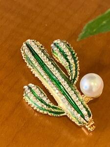  brilliancy pearl cactus brooch 